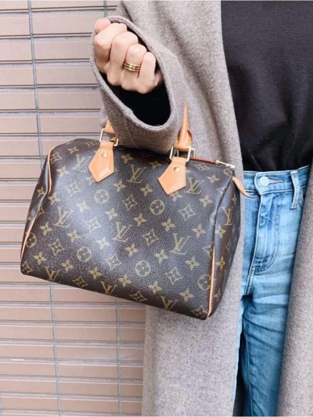 Louis Vuitton Monogram “Speedy 25” - Picture 2 of 13